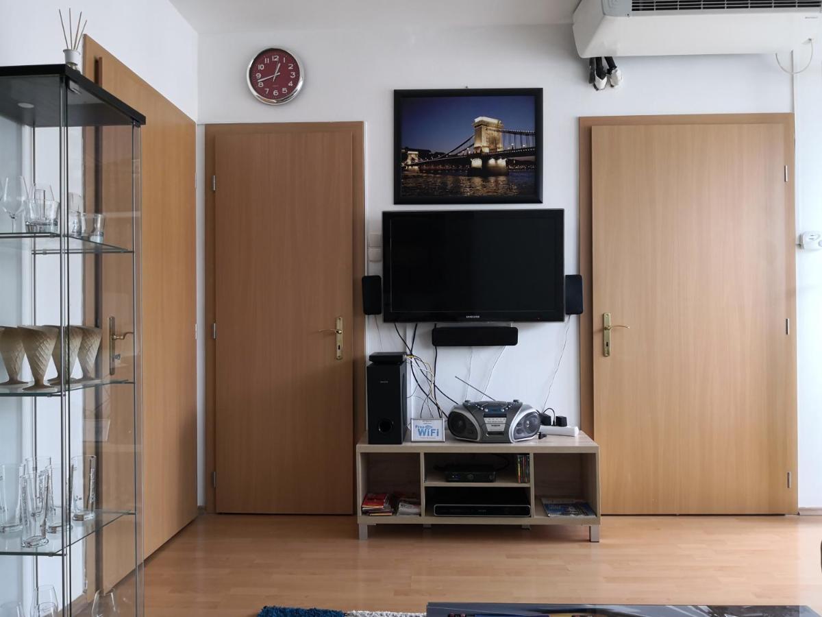 Apartamento 1,5 Szobás Terasszal,közel A Széchenyi Fürdőhöz *
